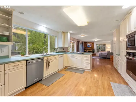 2285 Heath Street S Salem OR 97302