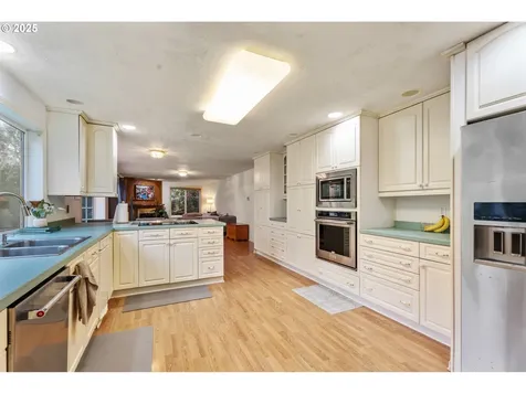 2285 Heath Street S Salem OR 97302