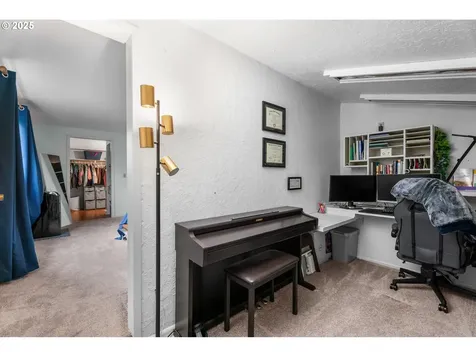 2285 Heath Street S Salem OR 97302