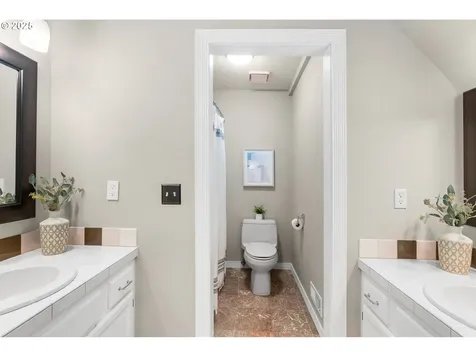 10035 SW Balmer Circle Portland OR 97219