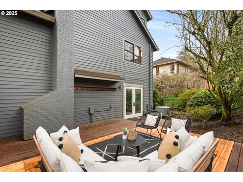 10035 SW Balmer Circle Portland OR 97219