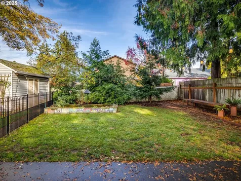 6105 SE Lambert Street Portland OR 97206