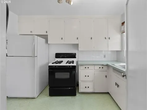 8416 NE Going Street Portland OR 97220