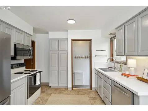 5109 SE Steele Street Portland OR 97206