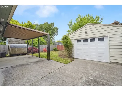 5109 SE Steele Street Portland OR 97206