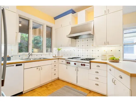 2417 NE 16th Avenue Portland OR 97212