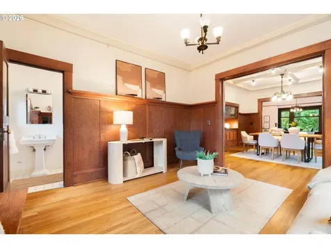 2417 NE 16th Avenue Portland OR 97212