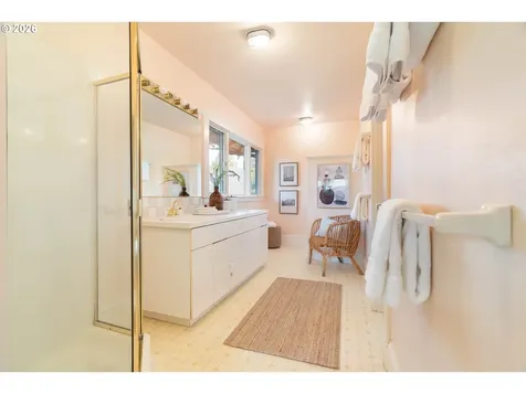 2417 NE 16th Avenue Portland OR 97212