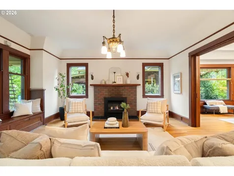 2417 NE 16th Avenue Portland OR 97212