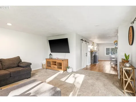 664 NE Grant Street Hillsboro OR 97124