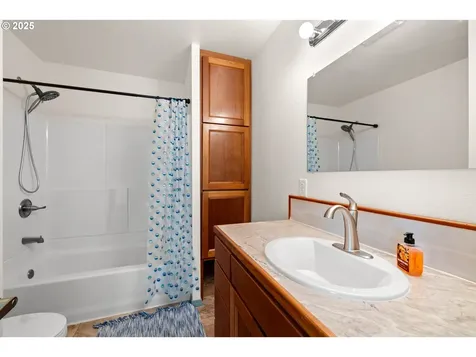 11105 NE Siskiyou Street Portland OR 97220