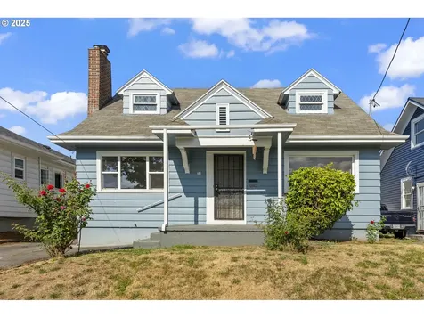 37 SE 81st Avenue Portland OR 97215