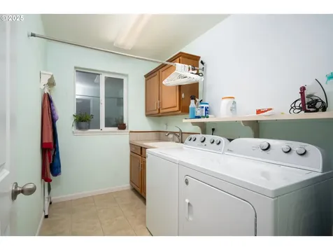 721 N Summerwood Street Roseburg OR 97471
