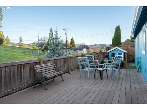 721 N Summerwood Street Roseburg OR 97471