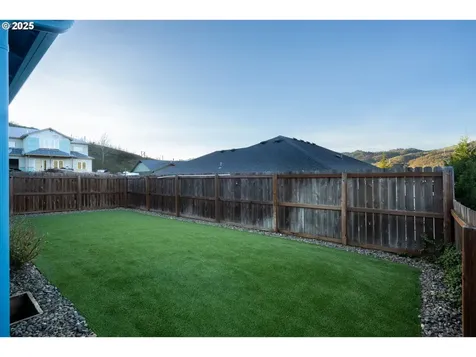 721 N Summerwood Street Roseburg OR 97471