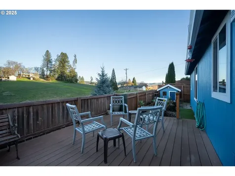721 N Summerwood Street Roseburg OR 97471