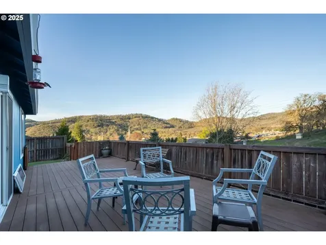721 N Summerwood Street Roseburg OR 97471