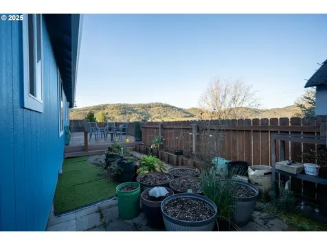 721 N Summerwood Street Roseburg OR 97471