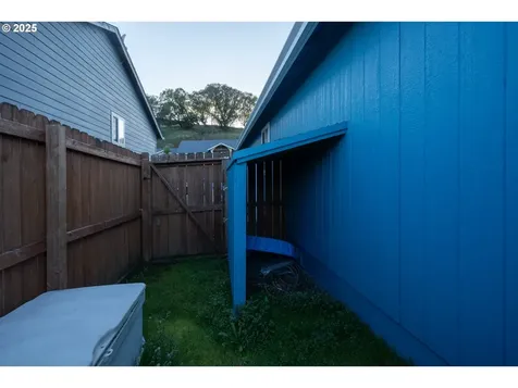 721 N Summerwood Street Roseburg OR 97471