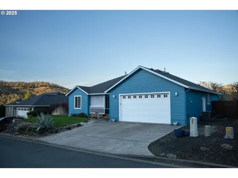 721 N Summerwood Street Roseburg OR 97471