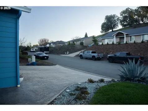 721 N Summerwood Street Roseburg OR 97471