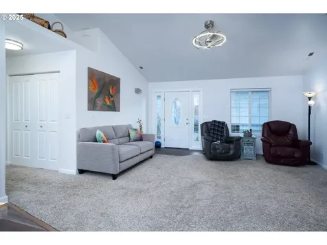 721 N Summerwood Street Roseburg OR 97471