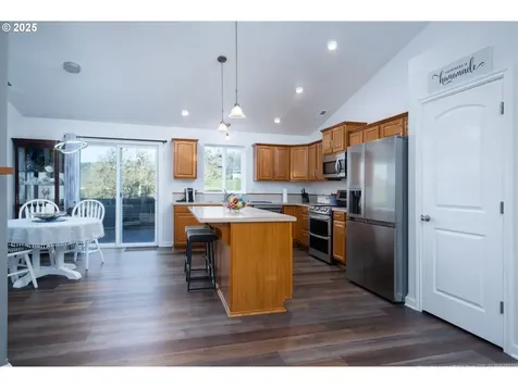 721 N Summerwood Street Roseburg OR 97471