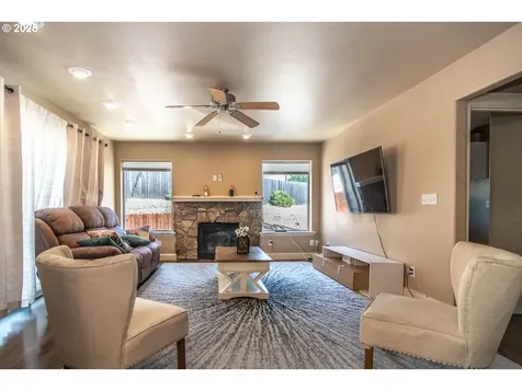 1592 NE Rocky Drive Roseburg OR 97470