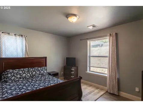 1592 NE Rocky Drive Roseburg OR 97470