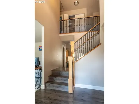 1592 NE Rocky Drive Roseburg OR 97470