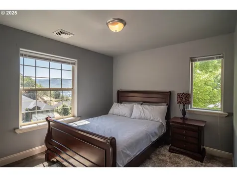1592 NE Rocky Drive Roseburg OR 97470