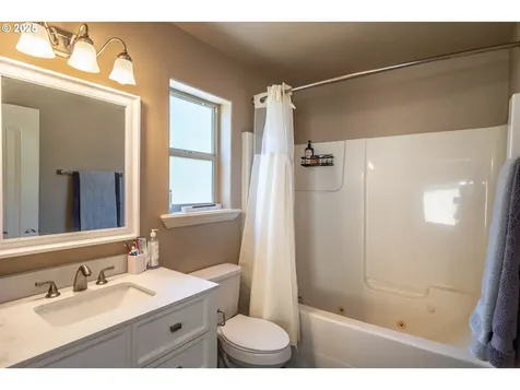1592 NE Rocky Drive Roseburg OR 97470
