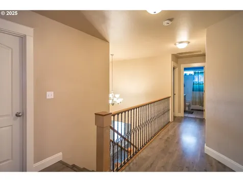 1592 NE Rocky Drive Roseburg OR 97470