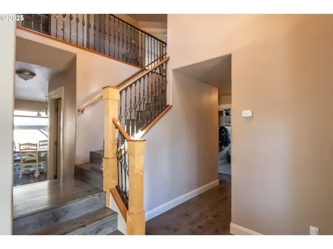 1592 NE Rocky Drive Roseburg OR 97470