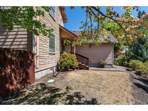 1592 NE Rocky Drive Roseburg OR 97470