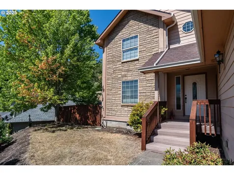 1592 NE Rocky Drive Roseburg OR 97470
