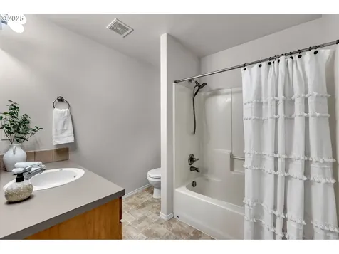 19724 SE 35th Way Camas WA 98607