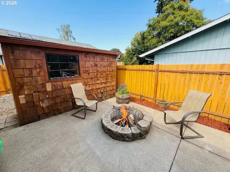 109 Oak Street Amity OR 97101
