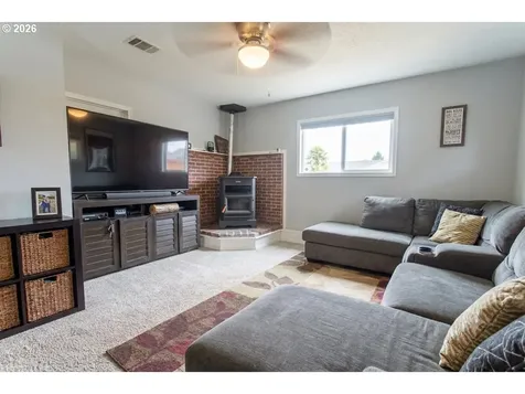 109 Oak Street Amity OR 97101