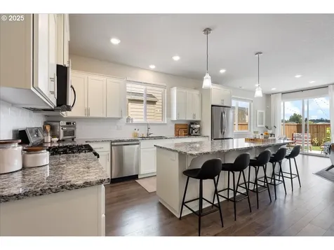 1734 N Hyssop Street Canby OR 97013