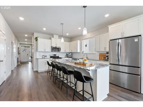 1734 N Hyssop Street Canby OR 97013