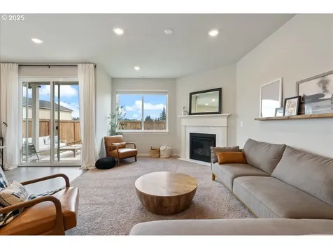 1734 N Hyssop Street Canby OR 97013