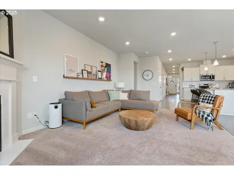 1734 N Hyssop Street Canby OR 97013