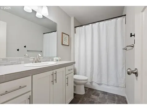 1734 N Hyssop Street Canby OR 97013