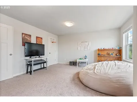 1734 N Hyssop Street Canby OR 97013