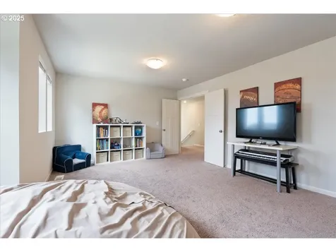 1734 N Hyssop Street Canby OR 97013