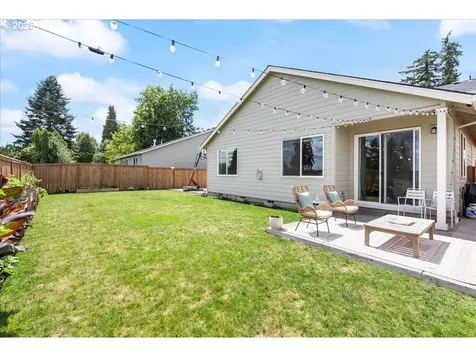 1734 N Hyssop Street Canby OR 97013