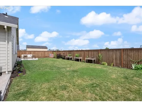 1734 N Hyssop Street Canby OR 97013