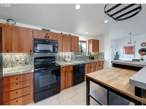 18100 Weaver Court Sandy OR 97055