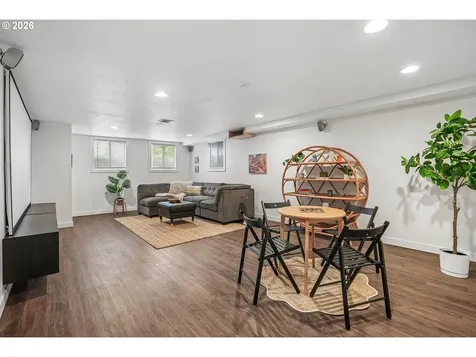 5383 SE Malden Drive Portland OR 97206